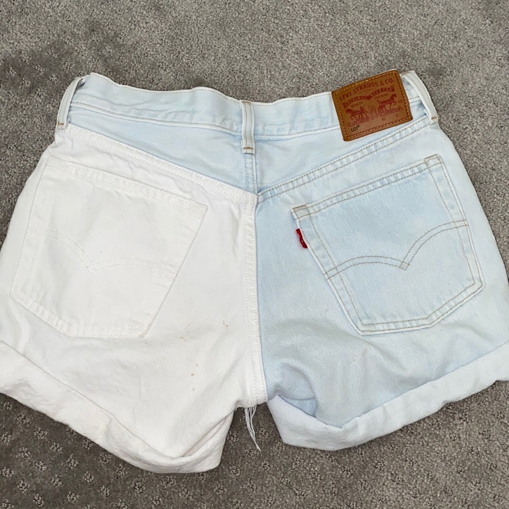 Levi’s - Picture 2 of 4